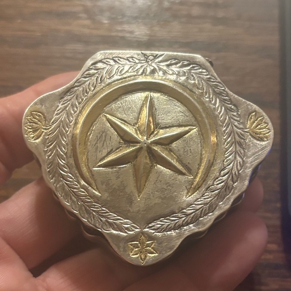 Small silver trinket box - Picture 1 of 7